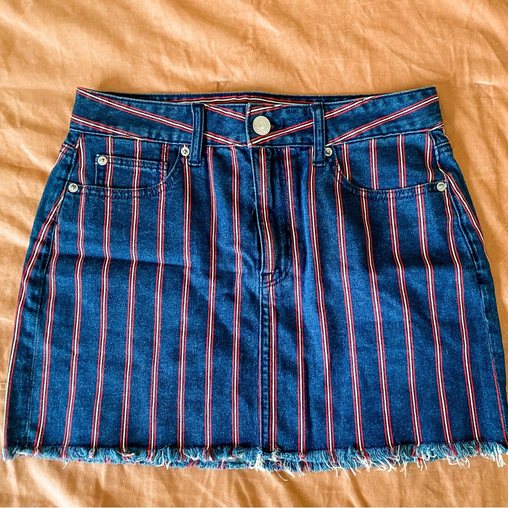 American Eagle High Rise Mini-sz 8